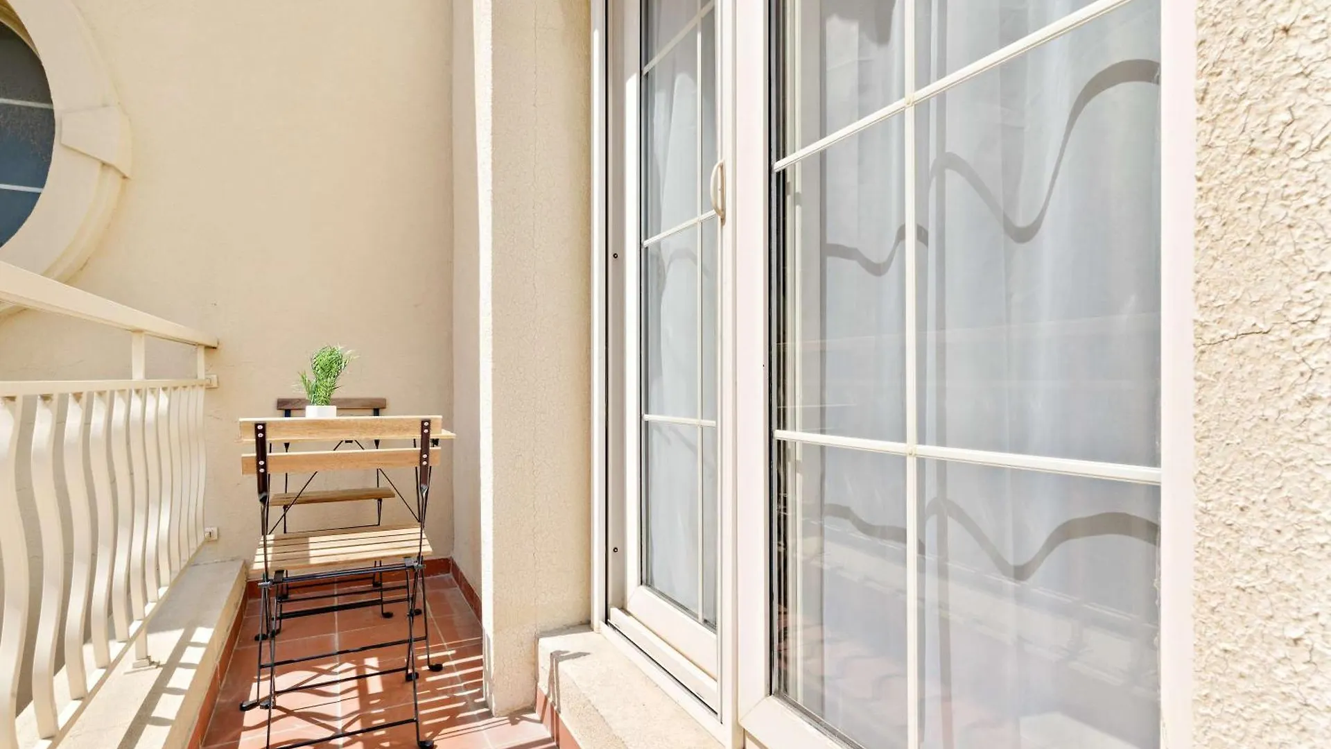 Dom wakacyjny Silkhaus Luxe 2 Bdr With Maid Room In Springs 7 Villa 14 Dubaj