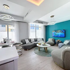 Holiday home Key View - Aquilegia Villa, Damac Hills, Dubai