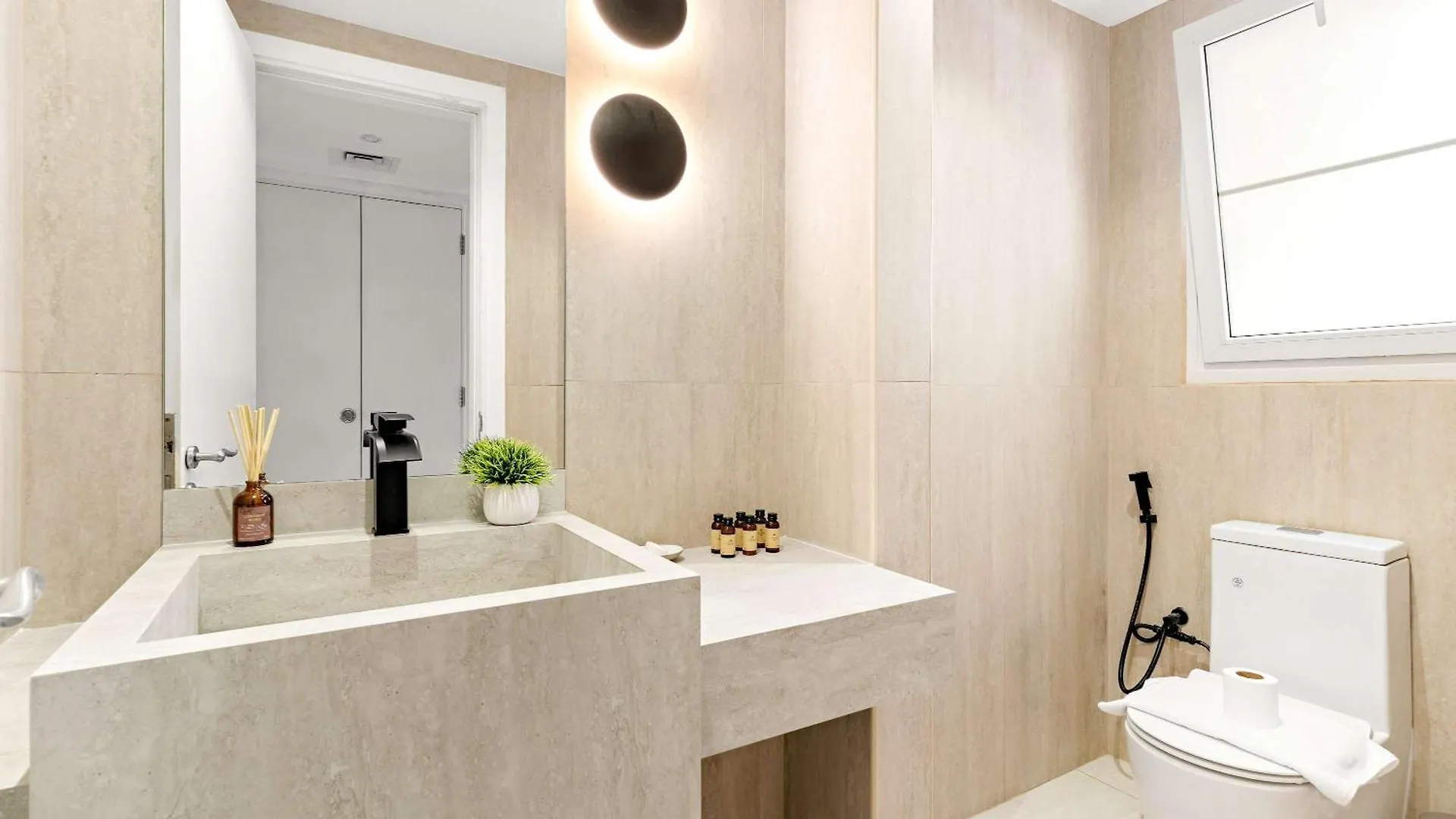 Holiday home Silkhaus Luxe 2 Bdr With Maid Room In Springs 7 Villa 14 Dubai